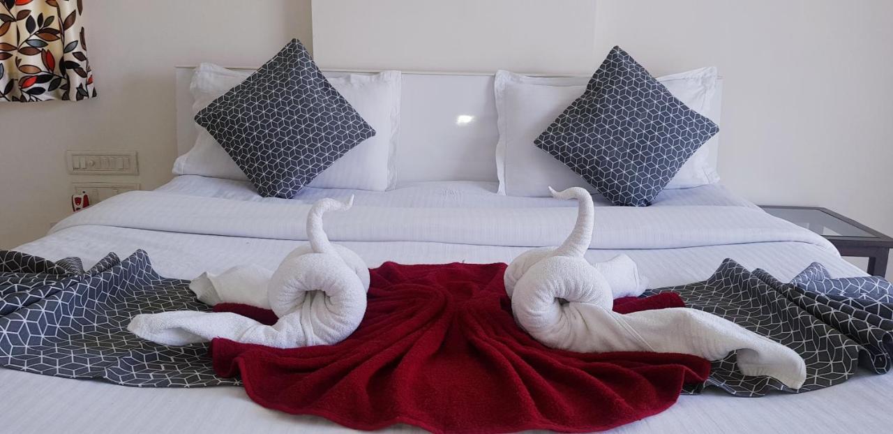 Sixth Sense Hospitality Service In Bandra Bkc Apartment *