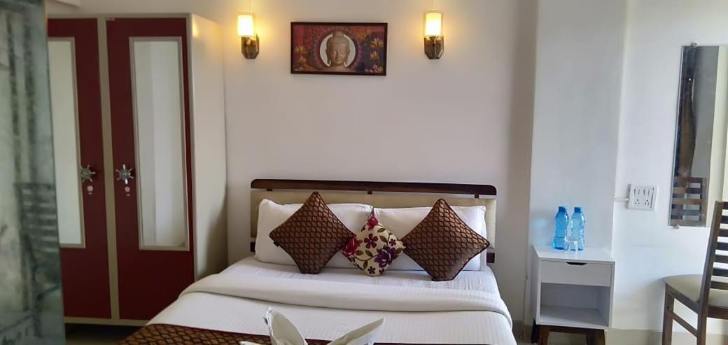 Sixth Sense Hospitality Service In Bandra Bkc Apartment
